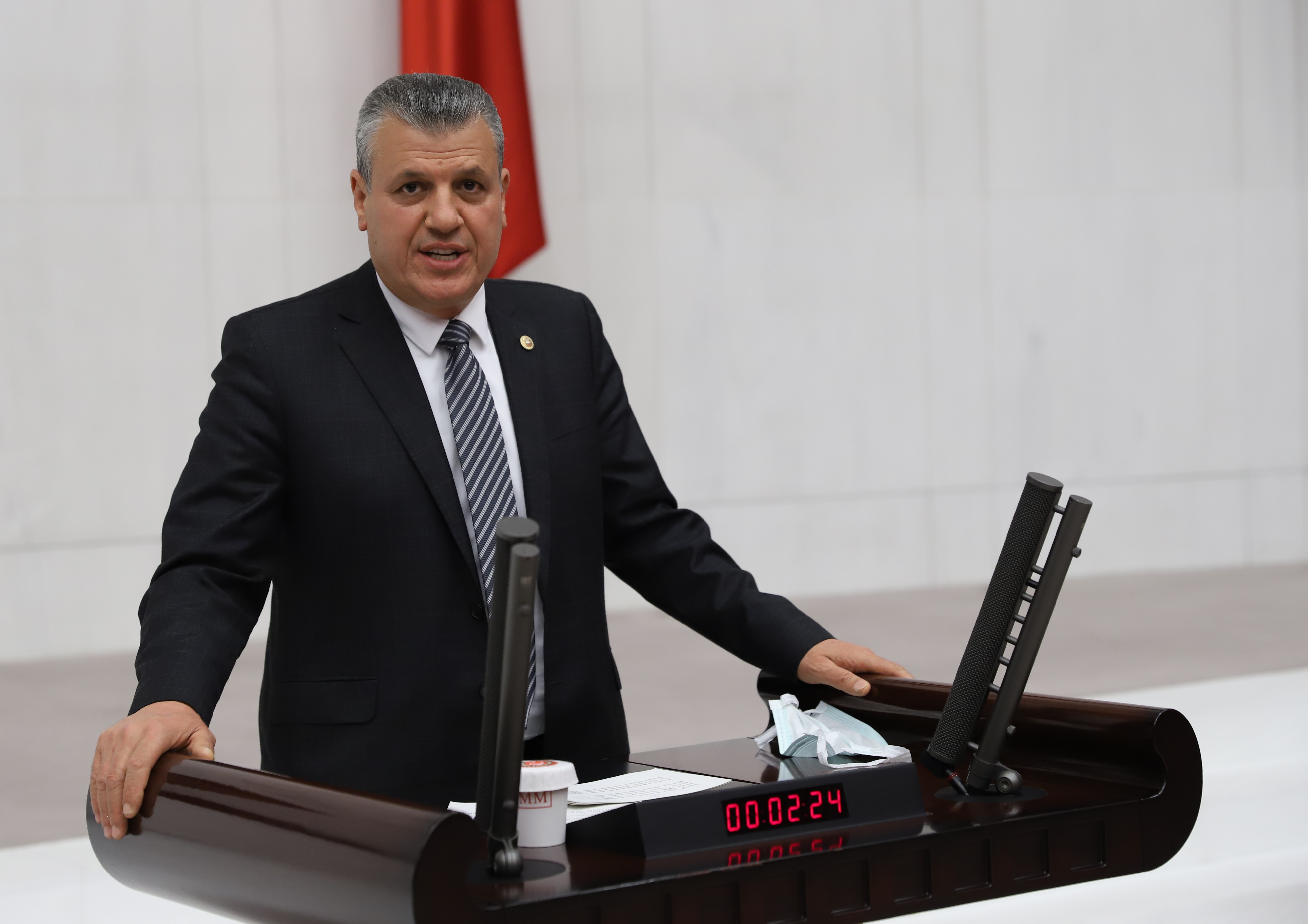 Gazetecilere yönelik pasaport için yasa değişikliği istedi