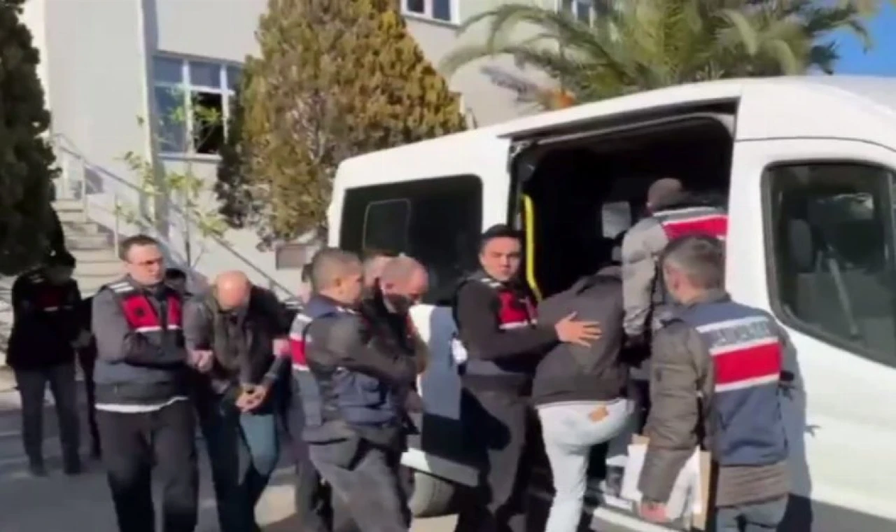 12 ilde 3 örgüt ile 63 şüpheli daha ’Kafes’lendi