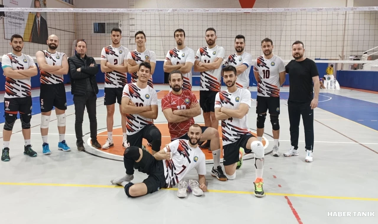 Osmaniye MEBS Voleybol Takımı, Siirt Belediyespor'u Mağlup Ederek Finallere Yükseldi!