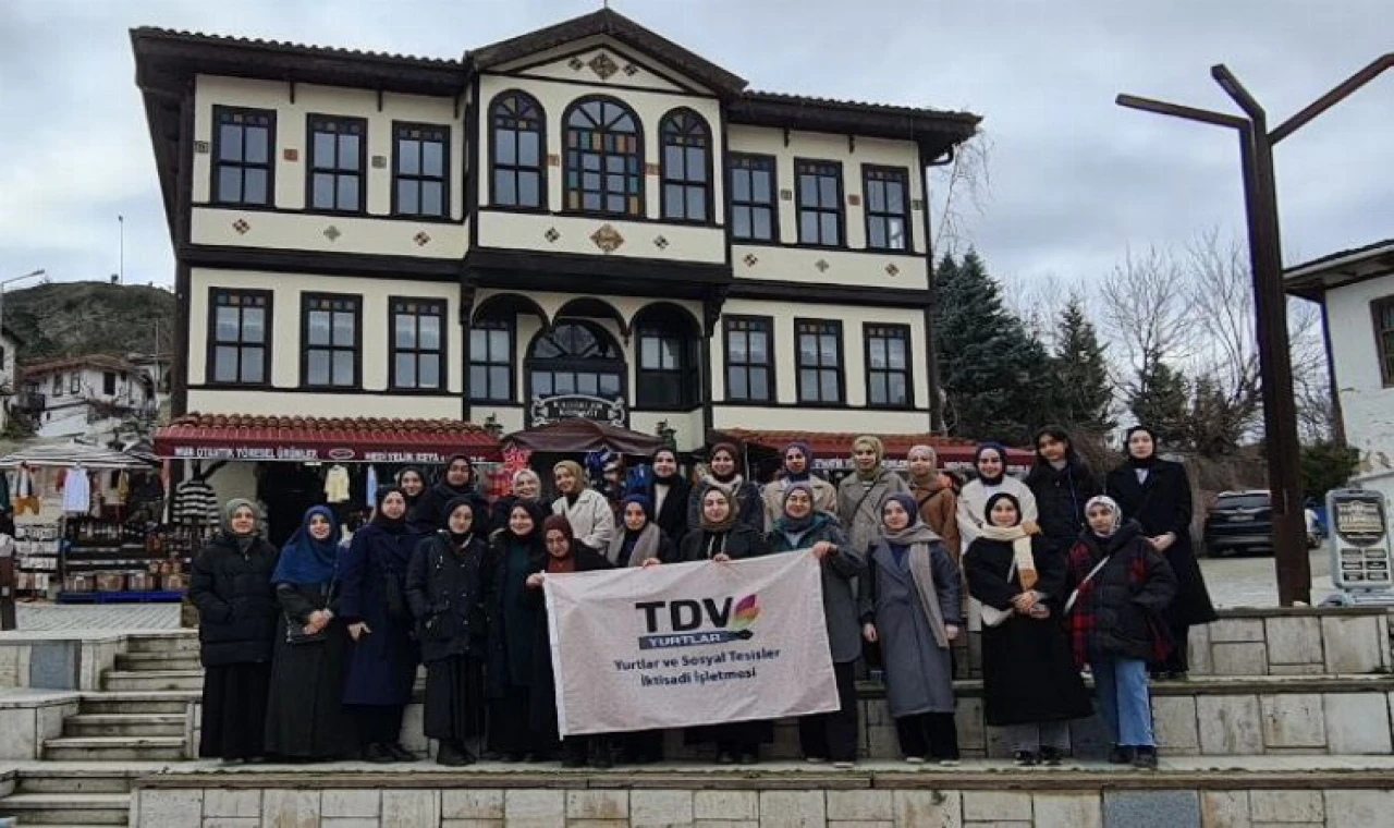 Sakarya’da üniversite öğrencileri tarih kokan sokaklarda