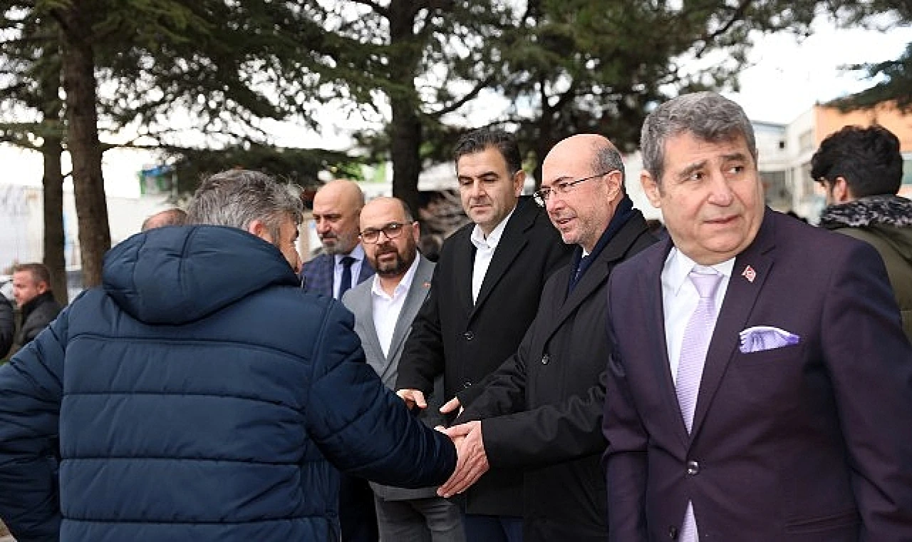 Selçuklu Belediye Başkanı Ahmet Pekyatırmacı Cuma Buluşmaları kapsamında Horozluhan Mahallesi 1. Organize Sanayi Saray Camii’nde vatandaşlarla buluştu