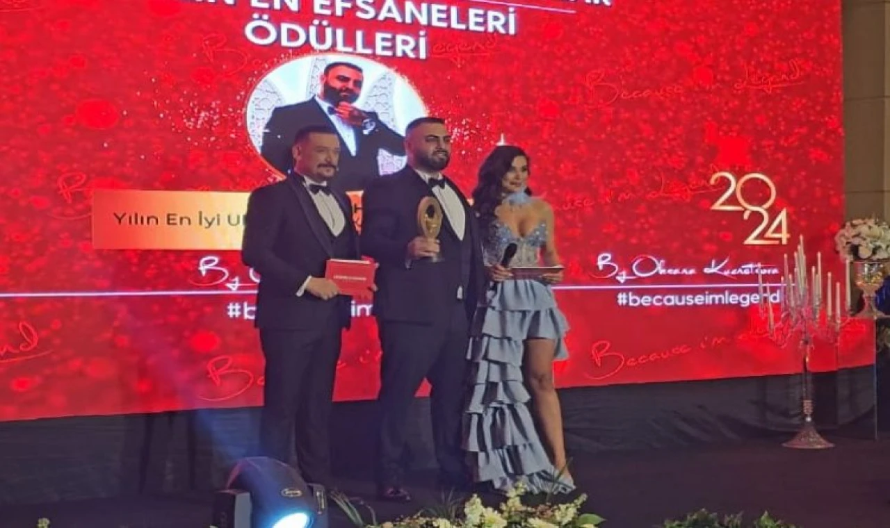 Tolga Pehlivan’a bir gecede 2 anlamlı ödül!