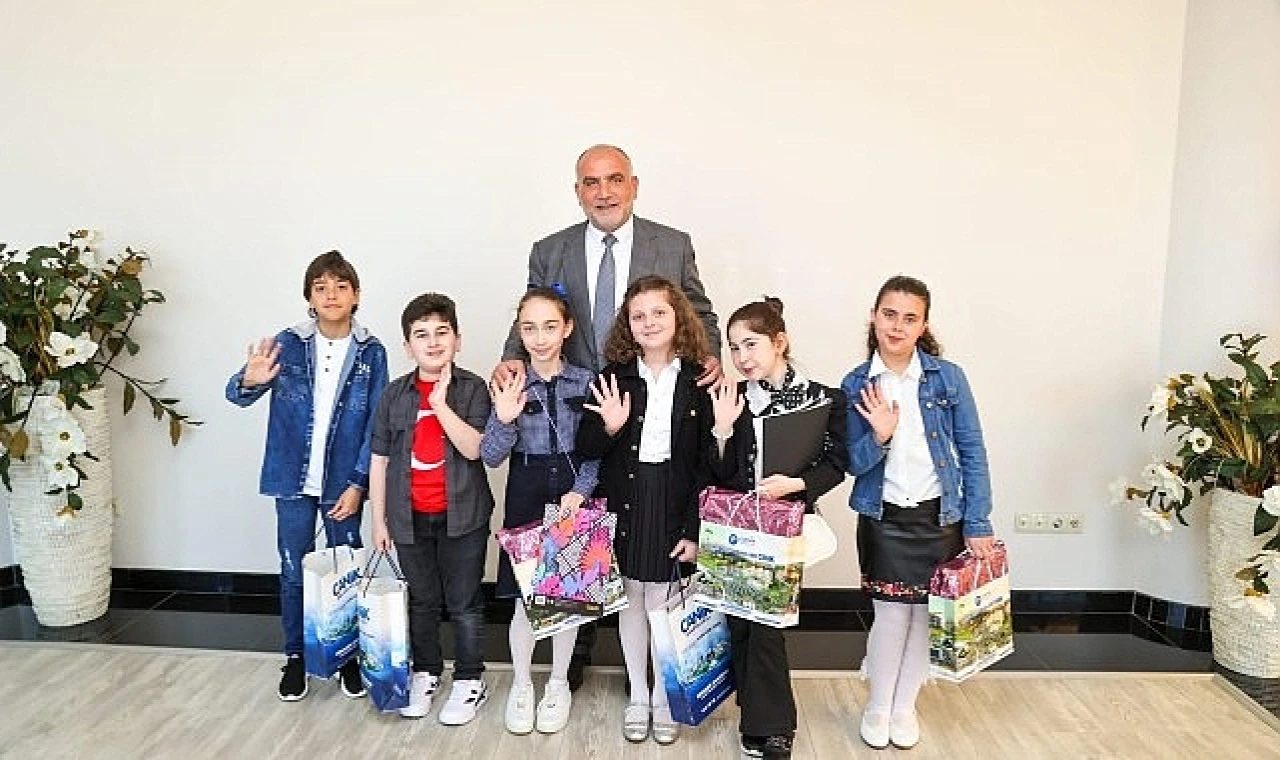 Başkan İbrahim Sandıkçı’dan Miniklere Hediye