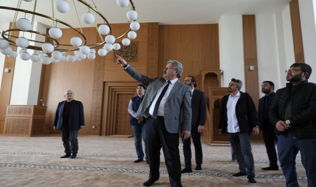 Başkan Palancıoğlu yapımı devam eden Adem Tanç Camii’yi inceledi