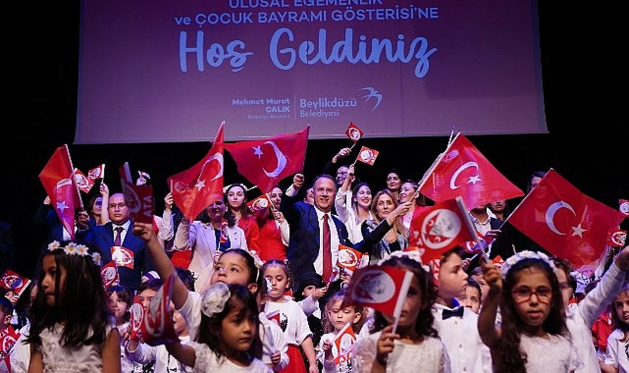 "Beylikdüzü Belediye Başkanı Mehmet Murat Çalık: 'Evlatlarımıza Daha Güzel Bir Gelecek İçin Çalışıyoruz'"