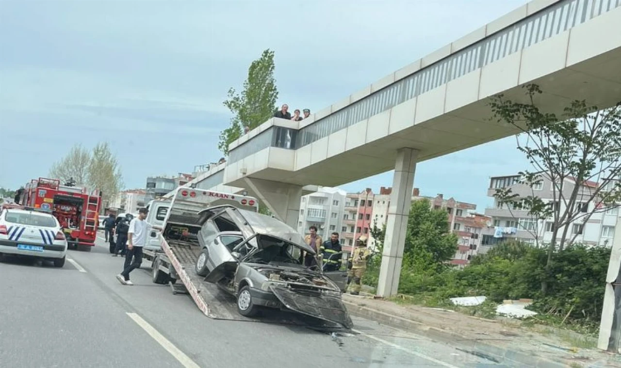 "Kaza Anında Mucize: Mudanya'da Tekerlek Patladı, Araç Köprüye Çarptı, Yolcular Hafif Yaralı Kurtuldu!"