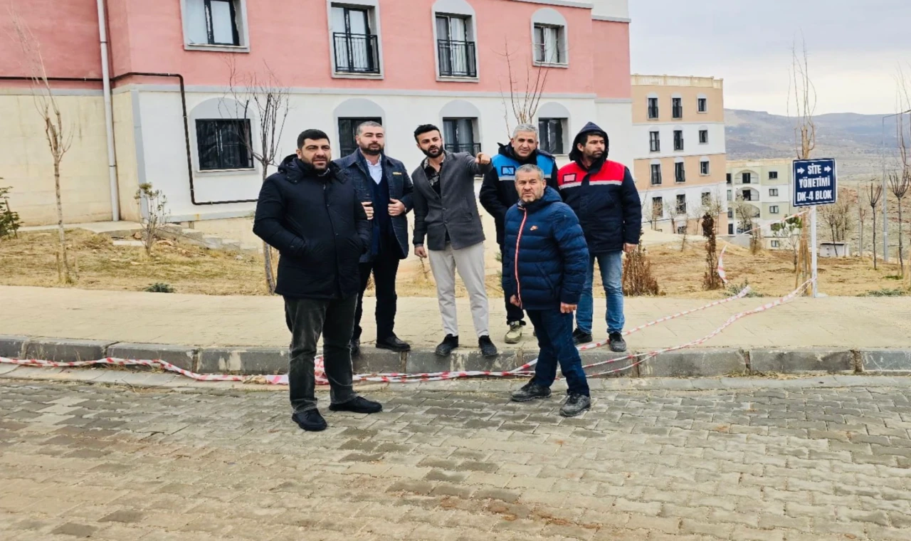 AK Parti Mardin’den TOKİ yollarına yakın takip