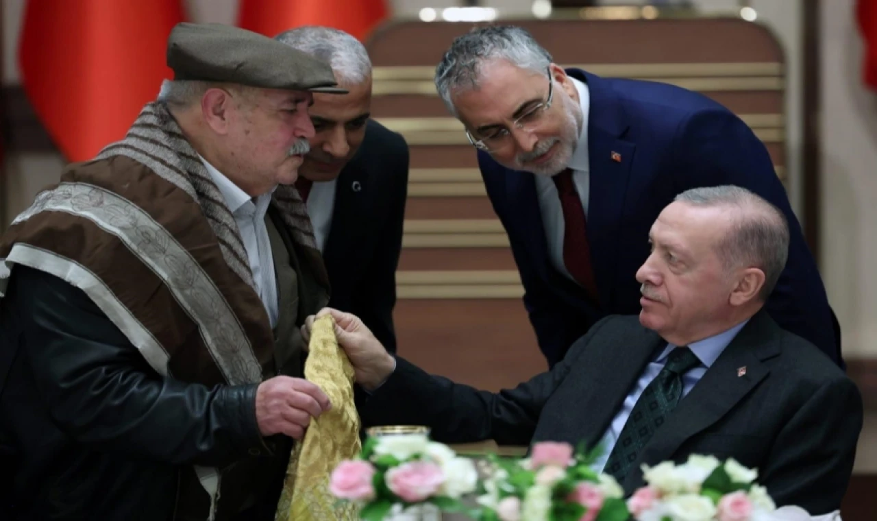 Cumhurbaşkanı Erdoğan ’emektarlarla’ buluştu