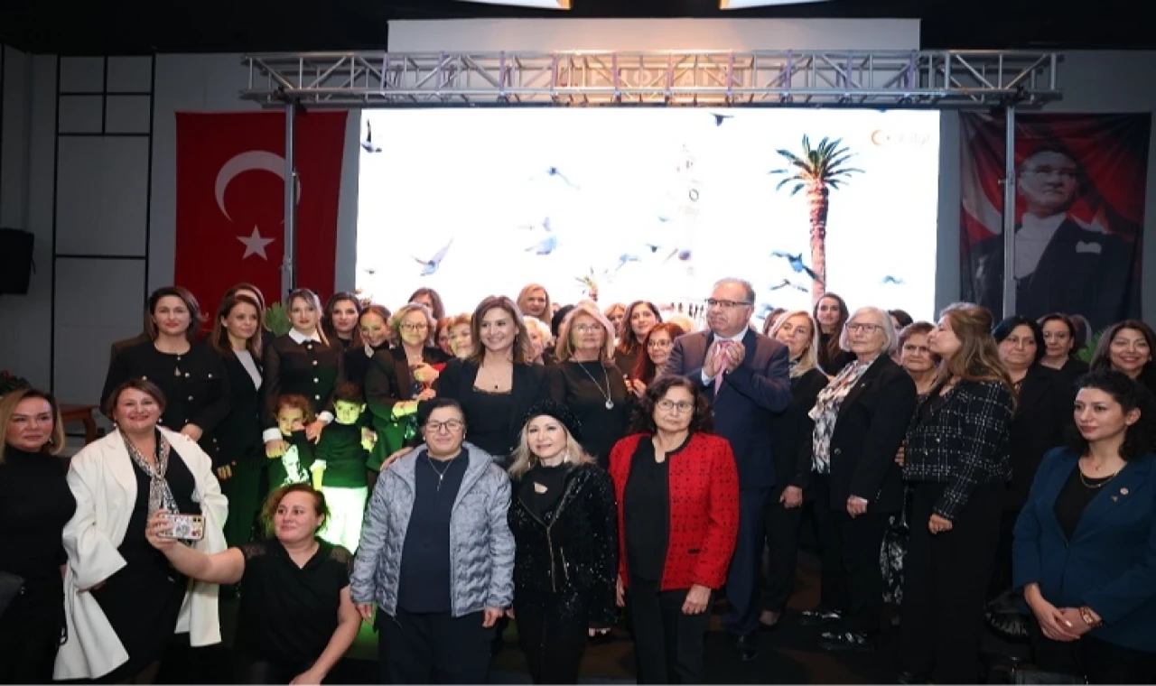 Egeli turizmcilerden Cumhuriyetin 101’nci yılına özel kutlama