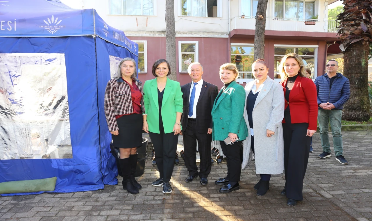 İzmir Karabağlar’da hizmet mahallelere taşındı