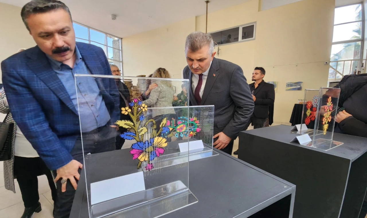 Kocaeli’de akademisyenlerden karma sergi