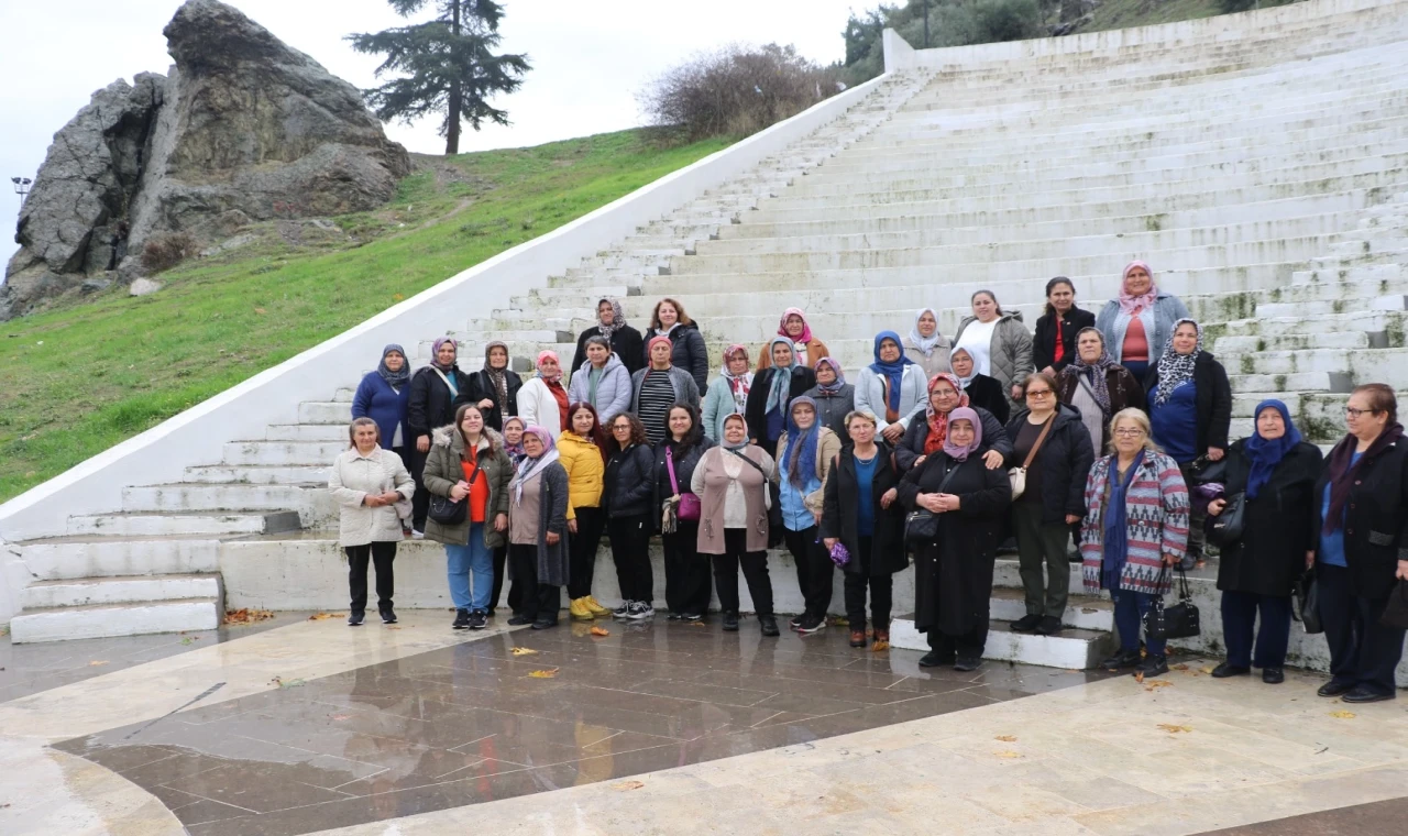 Köprübaşılı kadınlar Manisa’yı adım adım gezdi