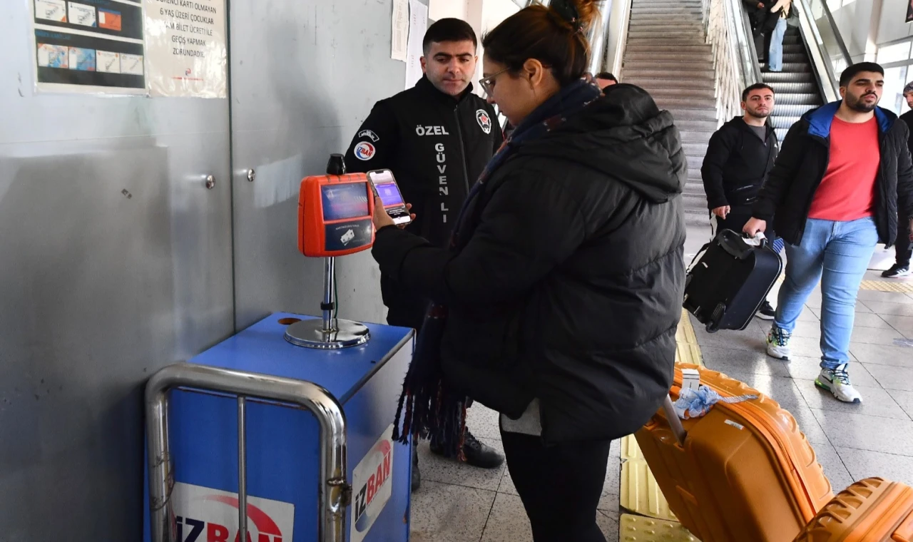 Toplu ulaşımda ’Dijital İzmirim Kart’ rahatlığı