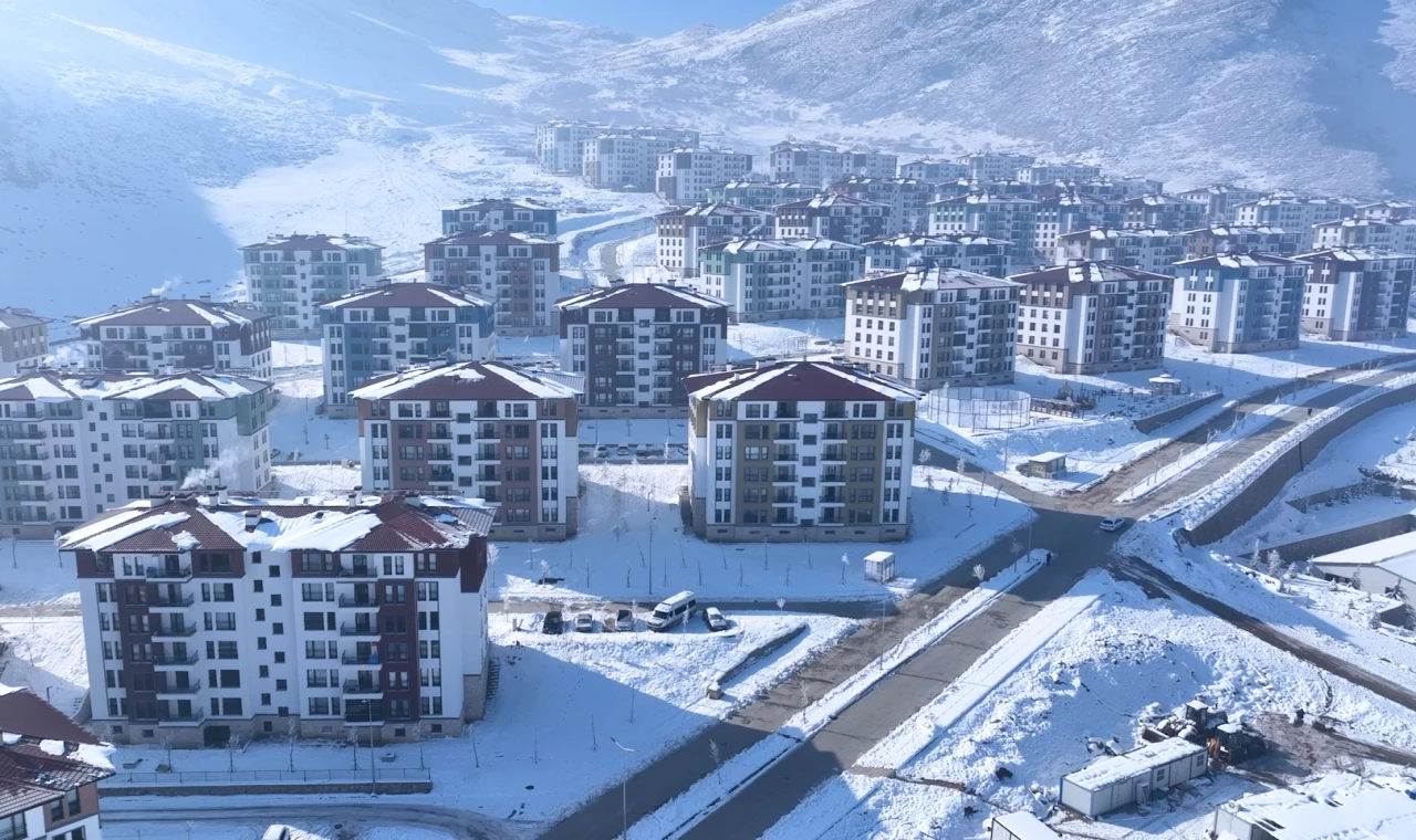 Elbistan’da afetzedeler yeni yuvalarına yerleşiyor