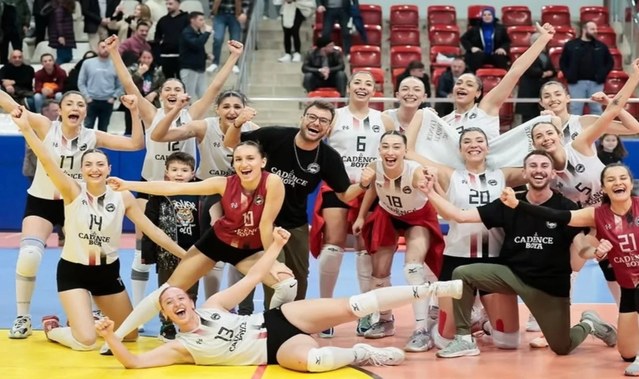 Gölcüklü voleybolcular Play Off’ta