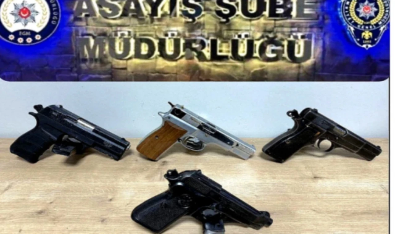 Adıyaman’da şüpheli araçlarda tabanca ele geçirildi