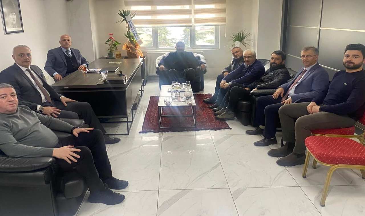 Artvin Faal Gazeteciler Derneği’nden Ticaret Borsası’na ’Hayırlı olsun’ ziyareti