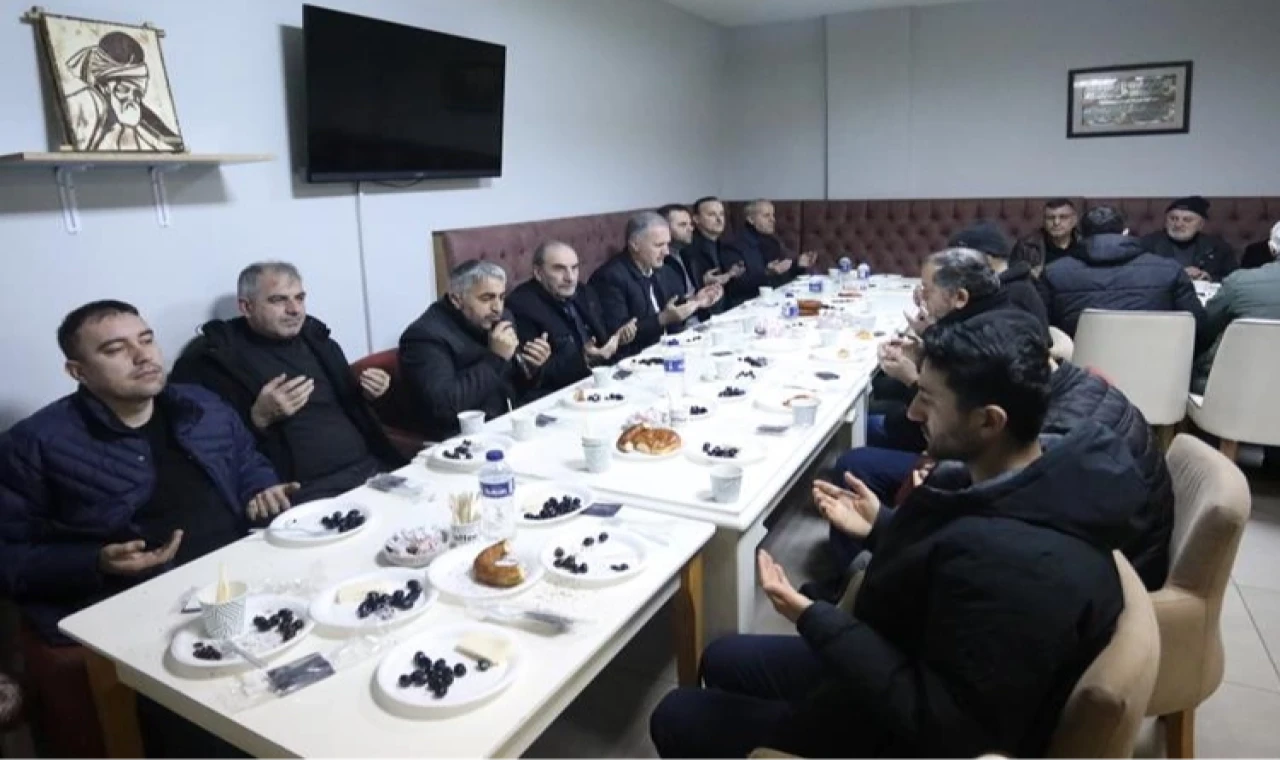 Bursa İnegöl’de ’Bereket Sofrası’ bu hafta Emir Sultan’da kuruldu