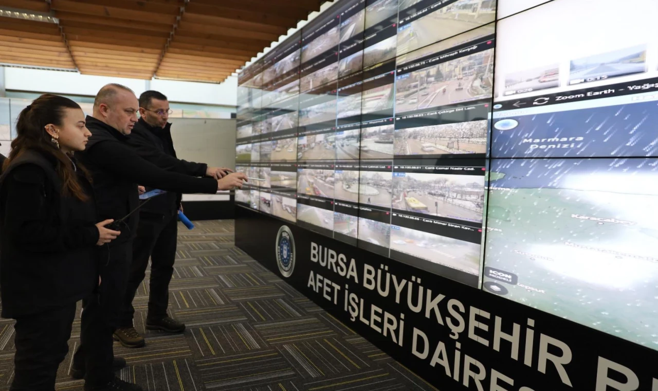 Bursa karla mücadeleyi AKOM’dan takipte