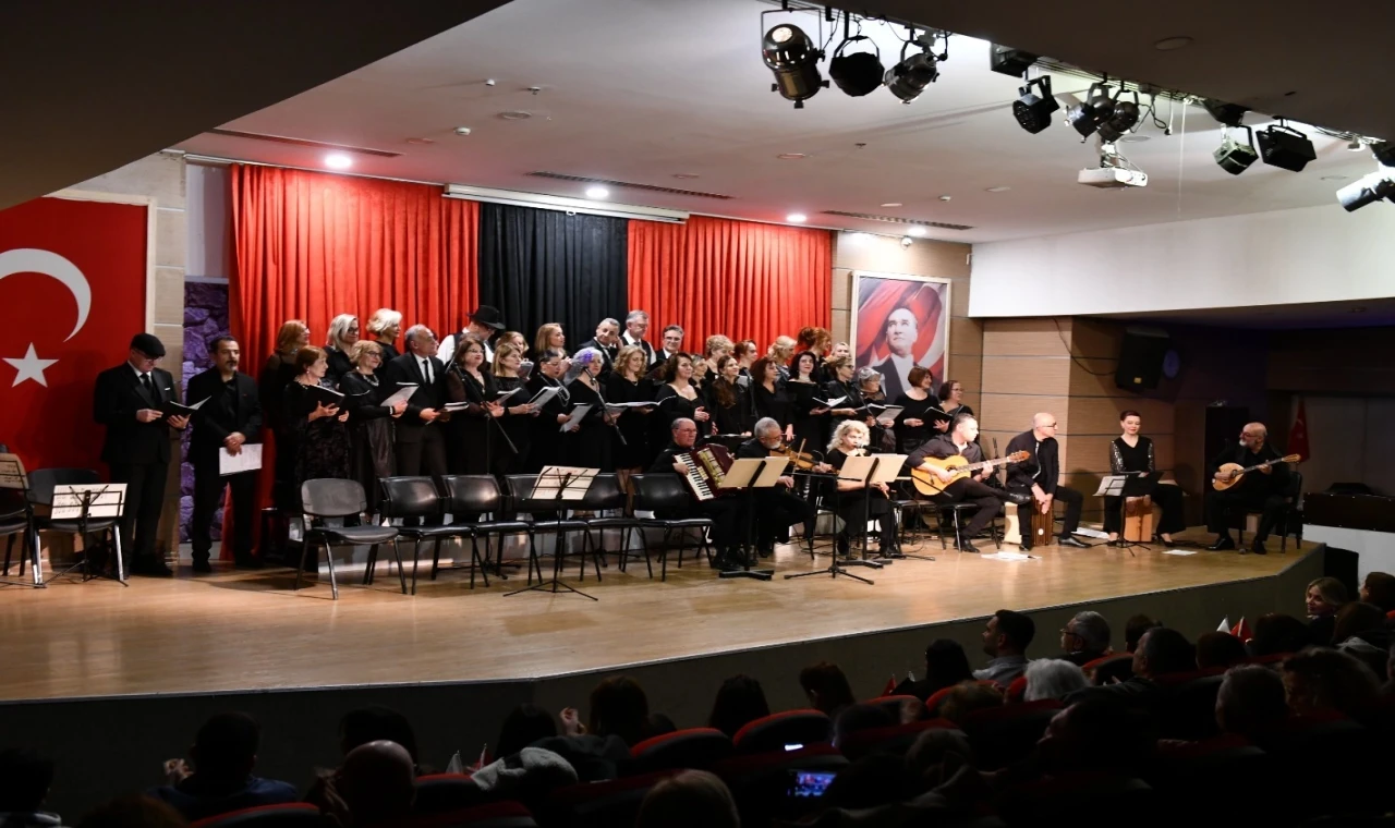 İzmir Çiğli’de ’Rebetiko’ rüzgarı