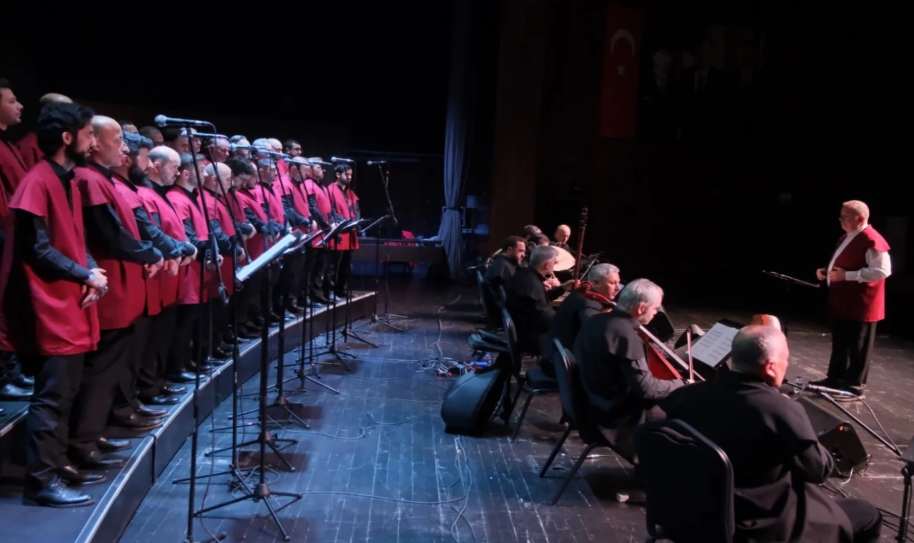 ”Turabi Besteler Konseri” yürekleri ilahi aşkla doldurdu