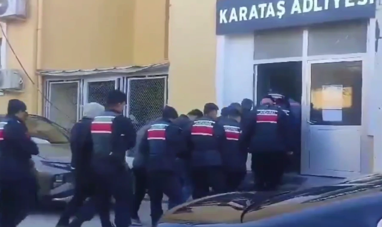 Adana’da ’Hücre-16’da 17 gözaltı!