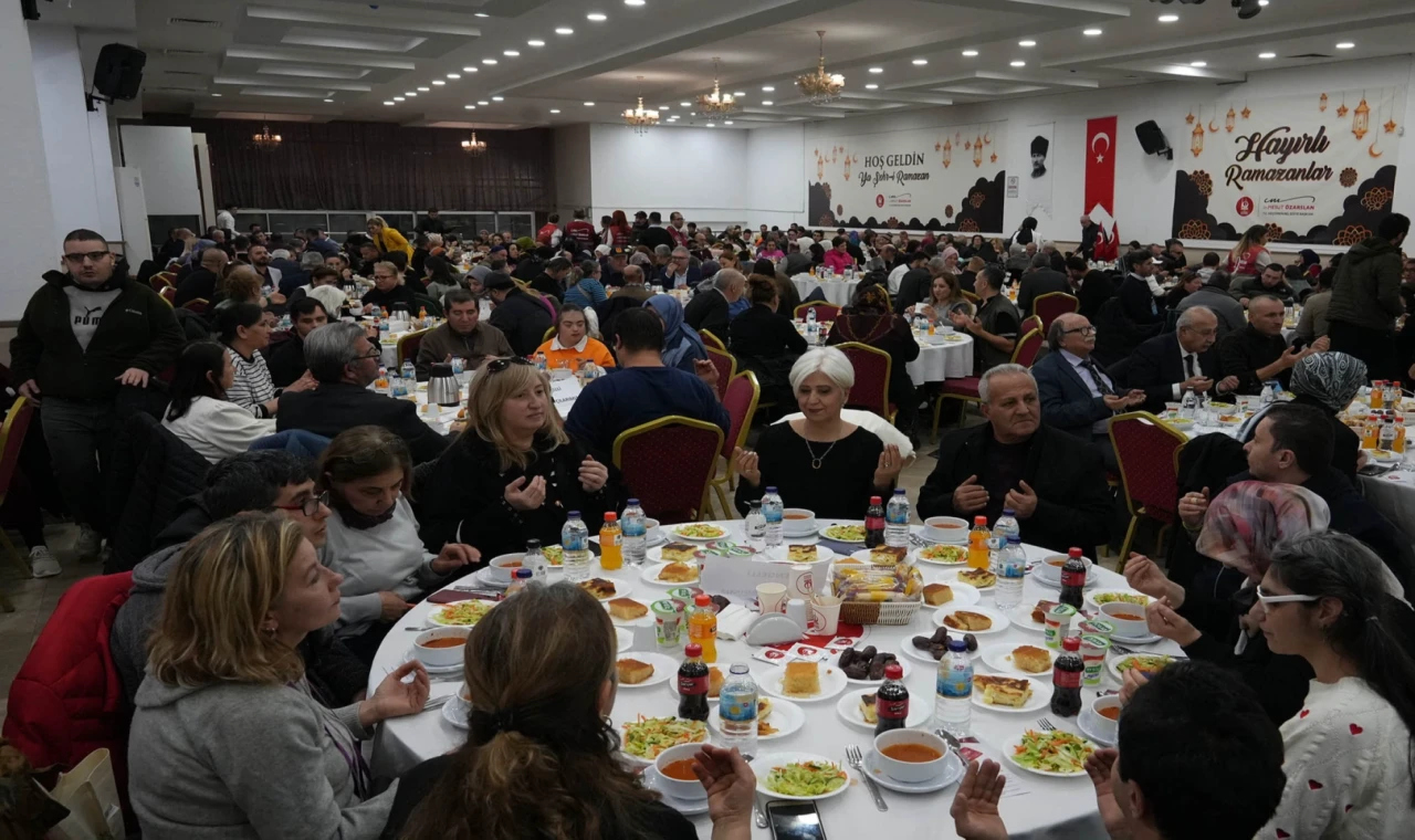 Ankara Keçiören’de Özarslan önce sporcular sonra engellilerle buluştu