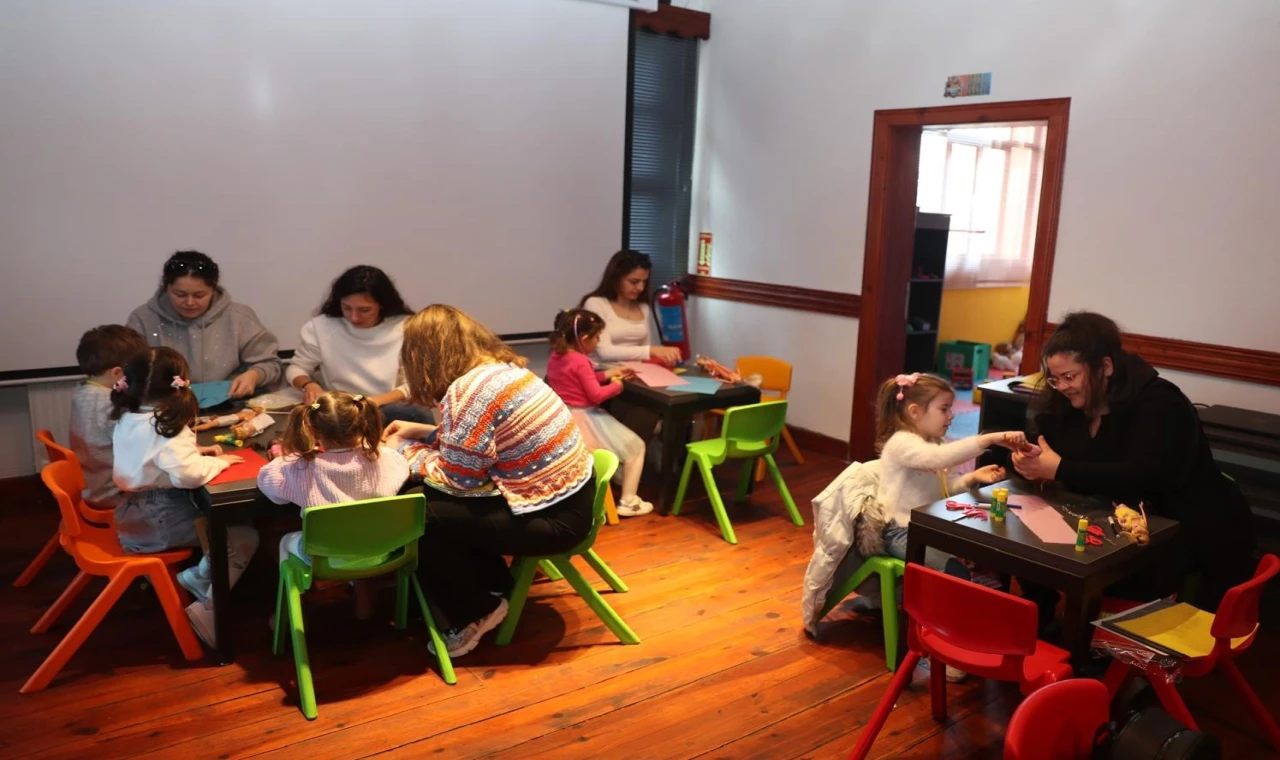 Anneler ve çocuklar İzmit’te Oyuncak Müzesi’nde buluştu