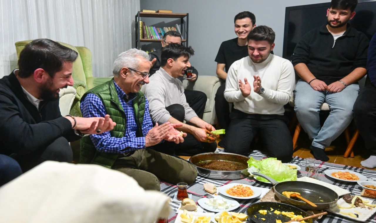 Bakan Uraloğlu Trabzon’da üniversitelilere konuk oldu