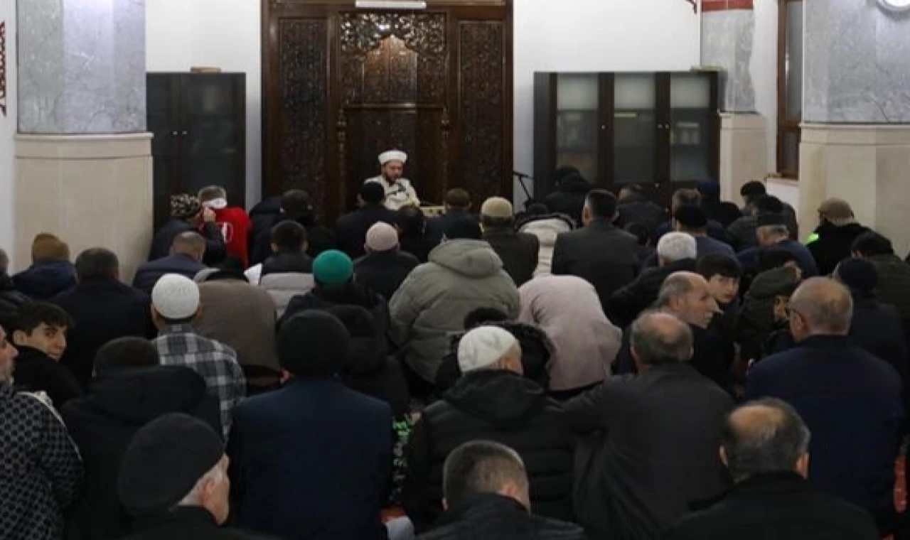 Bursa İnegöl’de Hafız Abdullah Altun sesiyle mest etti