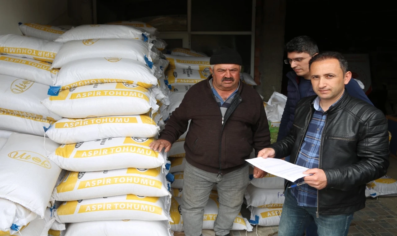 Bursa’nın dağ ilçelerine aspir tohumu dağıtıldı