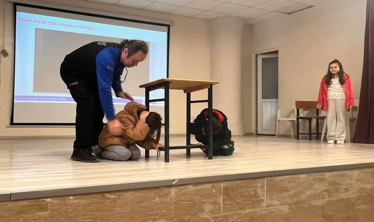 Edirne İpsala’da okullarda deprem tatbikatı