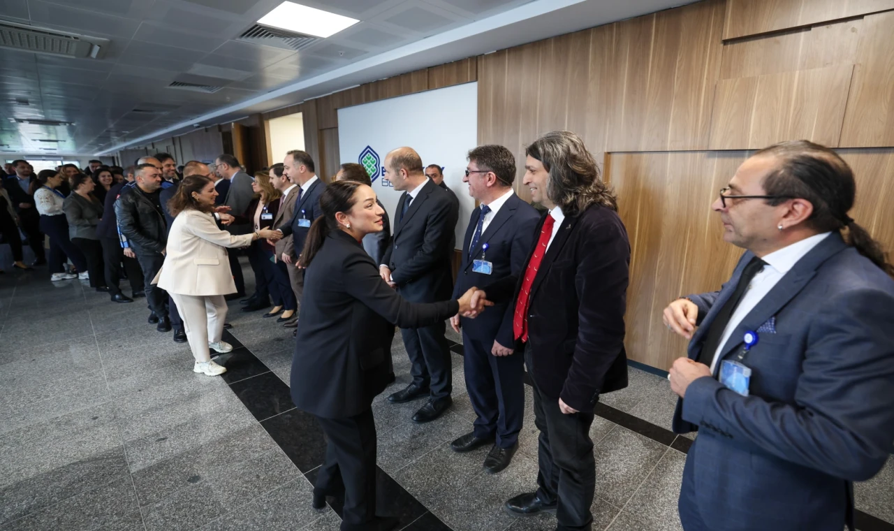 İstanbul’da Başkan Ovalıoğlu personeliyle bayramlaştı