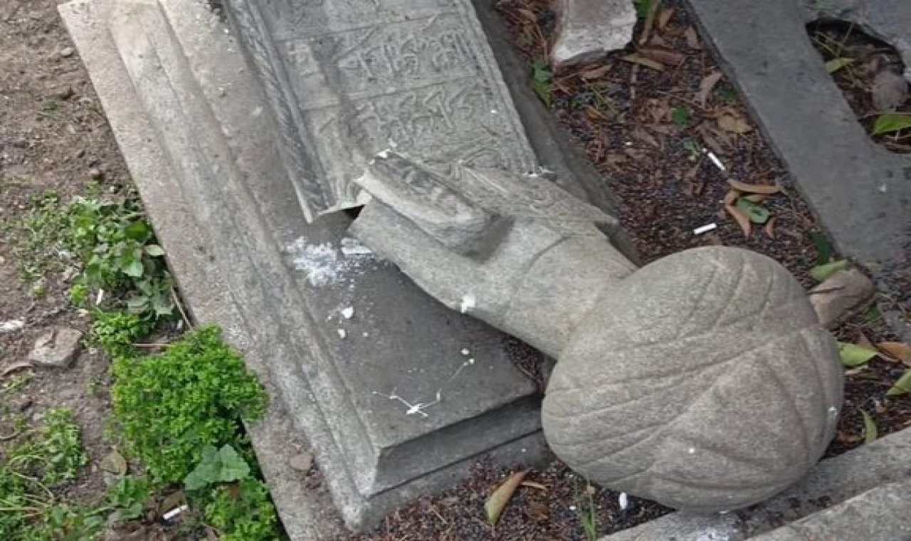 İstanbul’da bir grup maskeli cami ve hazirelere zarar verdi! Vali Gül vatandaşları uyardı!