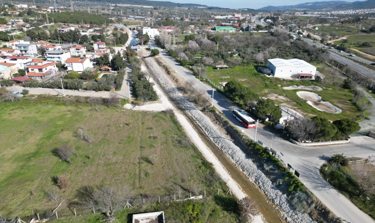 İzmir Yarımada’da dereler ıslah edildi