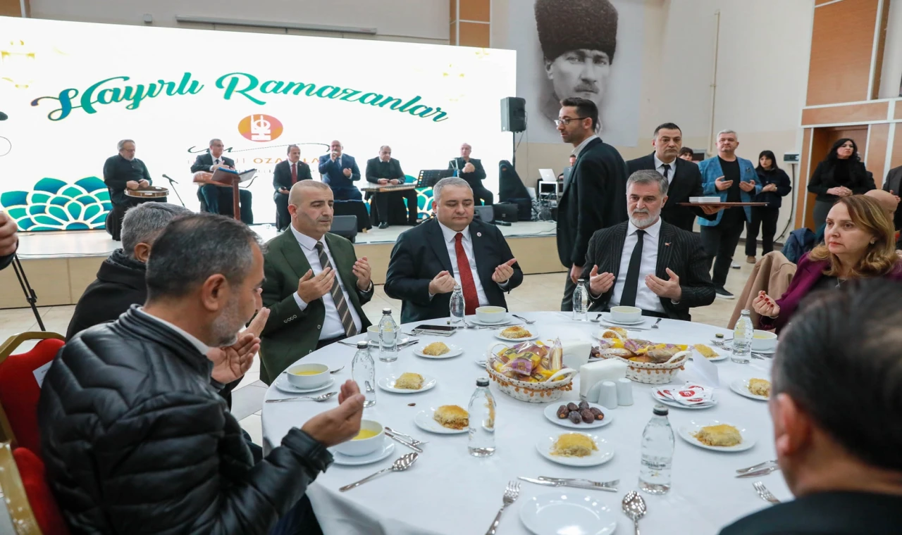 Keçiören’de ilk iftar otobüs esnafı ile yapıldı