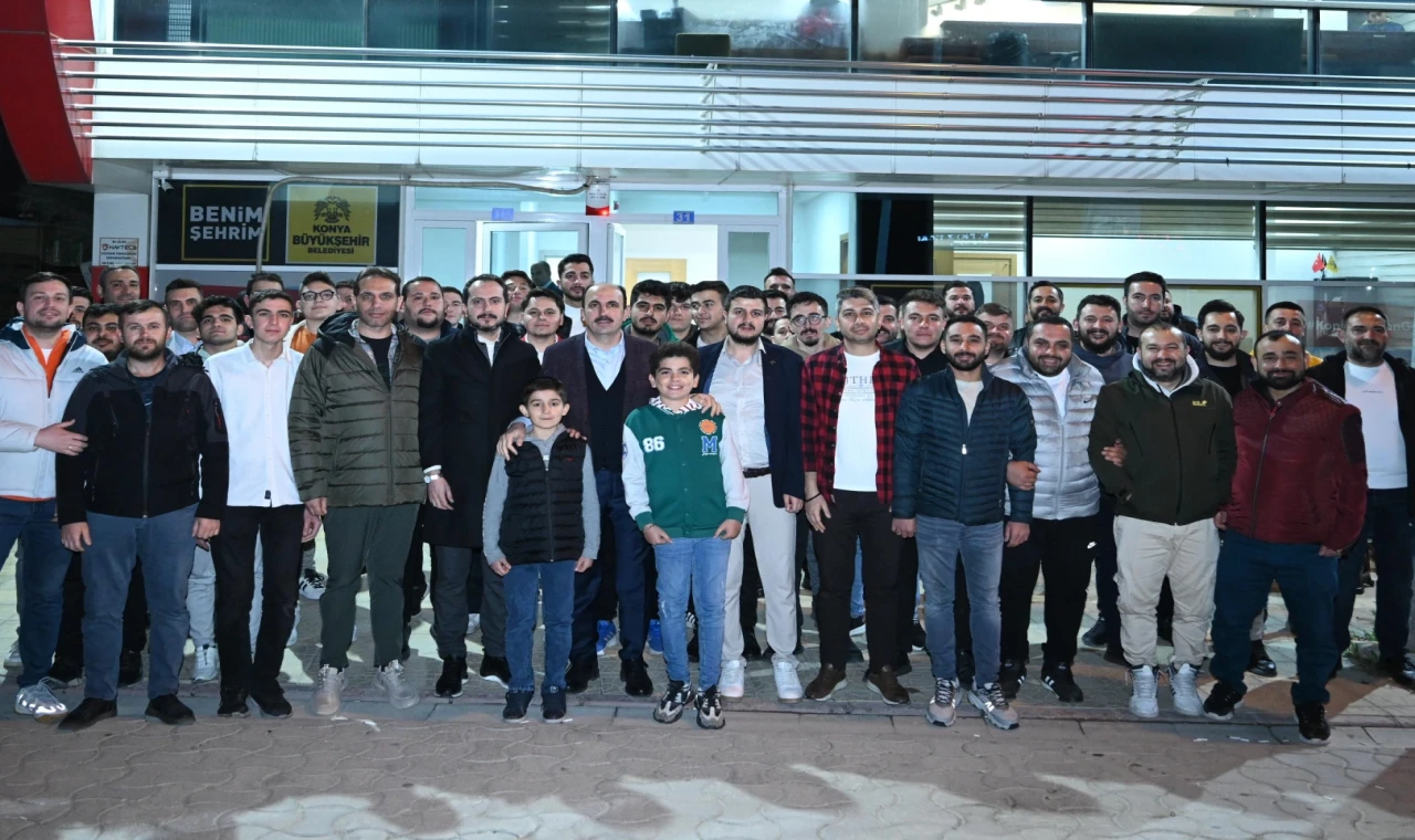 Konya’da Çalışan Gençlik Meclisi üyeleri sahurda bir araya geldi