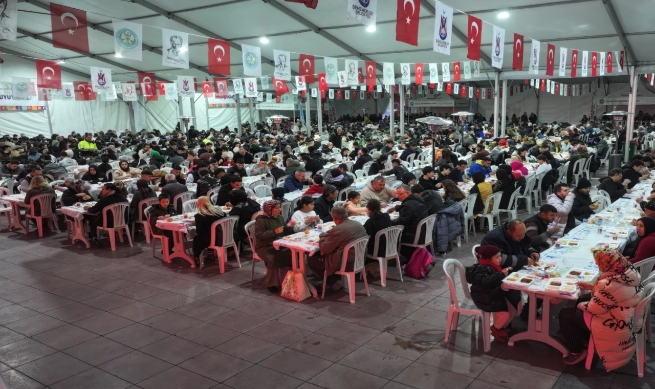 Manisa’da Ramazan bereketi: 4 bin kişiye iftar yemeği dağıtıldı