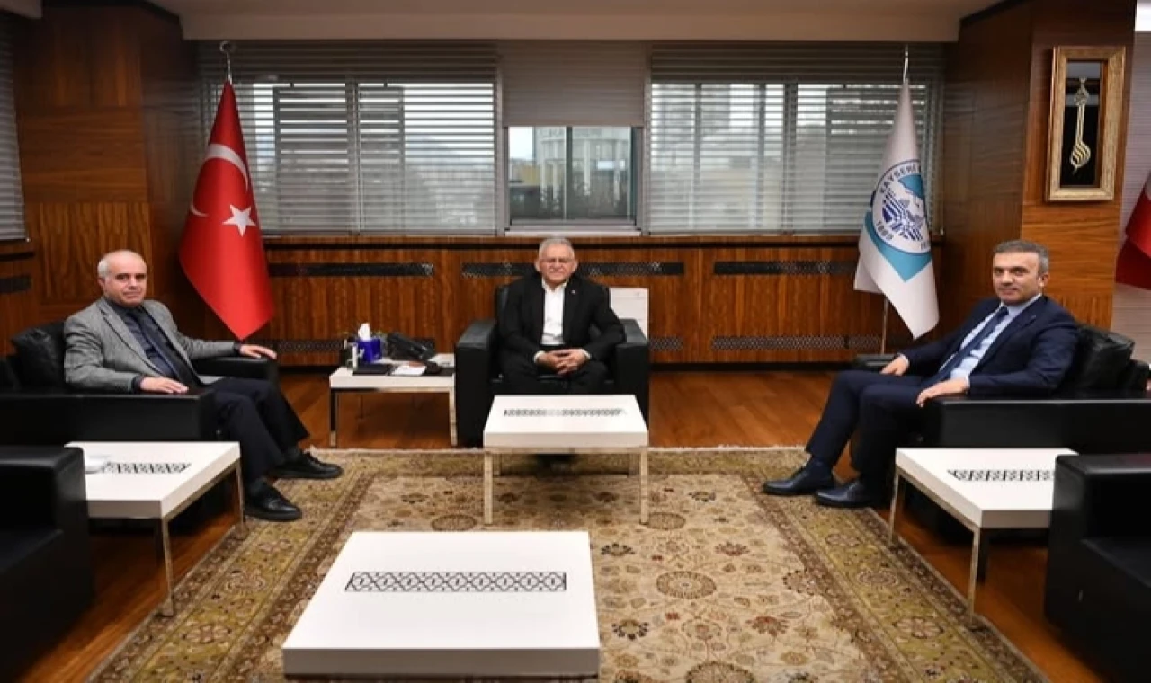 Memduh Büyükkılıç’tan ’turizm’ konferansı