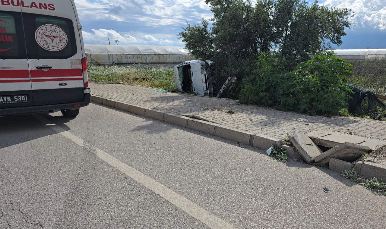 Antalya Kumluca’da trafik kazası: 2 yaralı