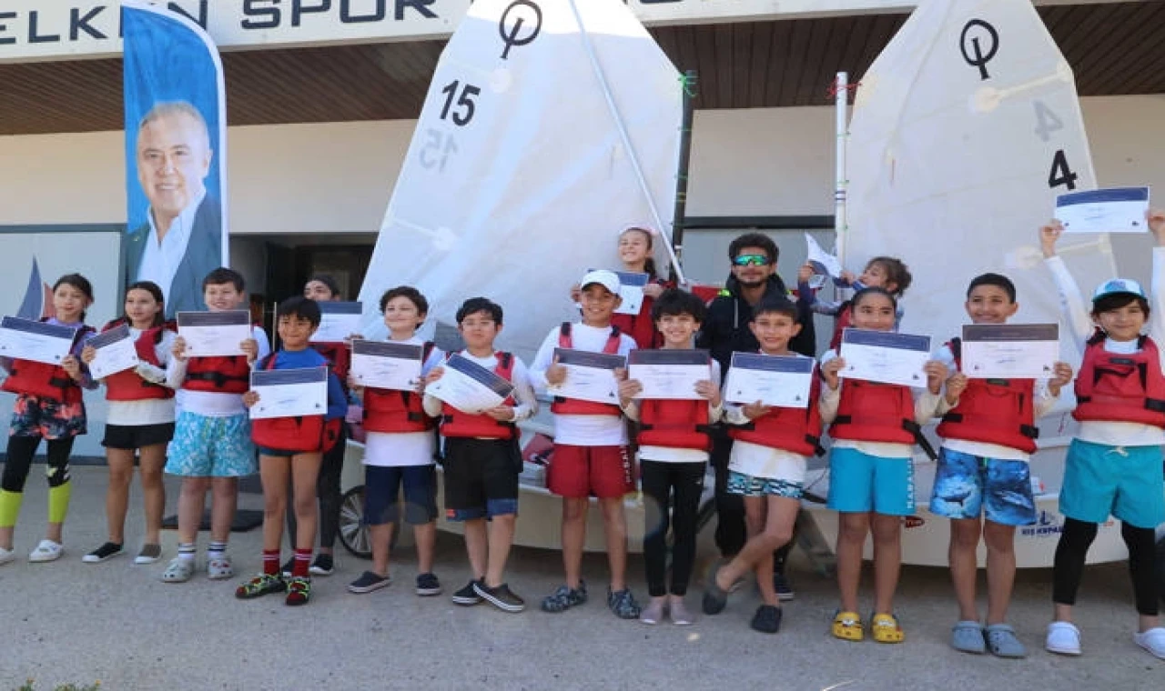 Antalya’da miniklerden yelkenciliğe ilk adım