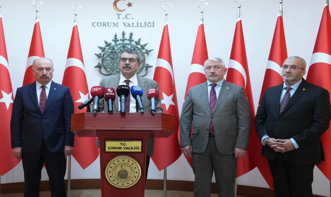 Bakan Tekin eğitimi Çorum’dan değerlenirdi