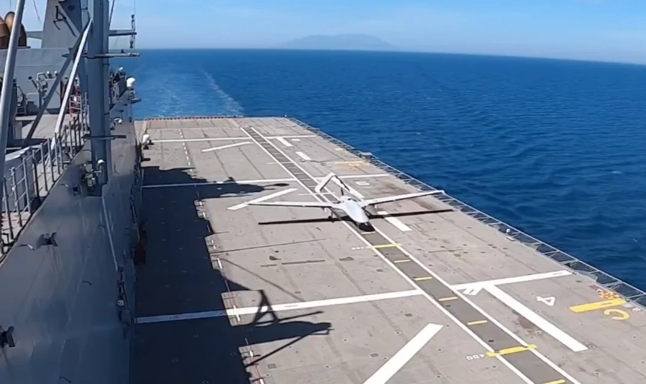 Bayraktar TB3, TCG Anadolu’da tarih yazdı