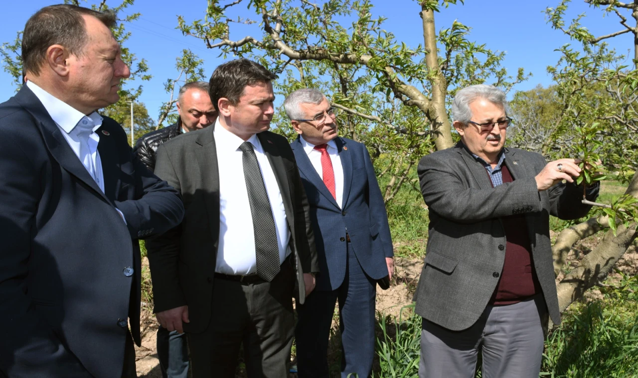 Bursa Osmangazi’de Başkan Aydın çiftçilerin yanında