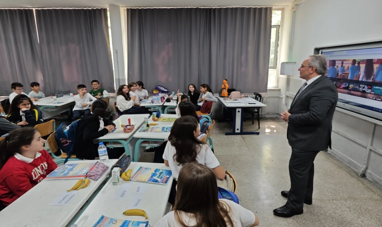 Bursa’da tüm ilçelerde eş zamanlı ders işlendi... İlk ders ’Sağlıklı Beslenme’
