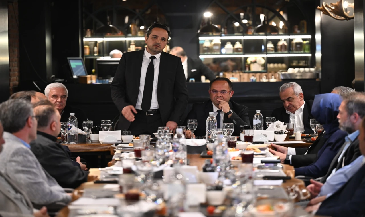 BUYSAD’da bayrak değişimi