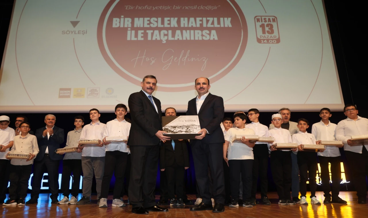 Erzurum Valisi, Konya’da hafız adayı öğrencilerle buluştu
