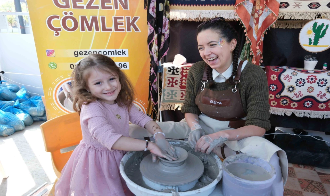 ”Gezen Çömlek Atölyesi” çocukların ilgi odağı oldu