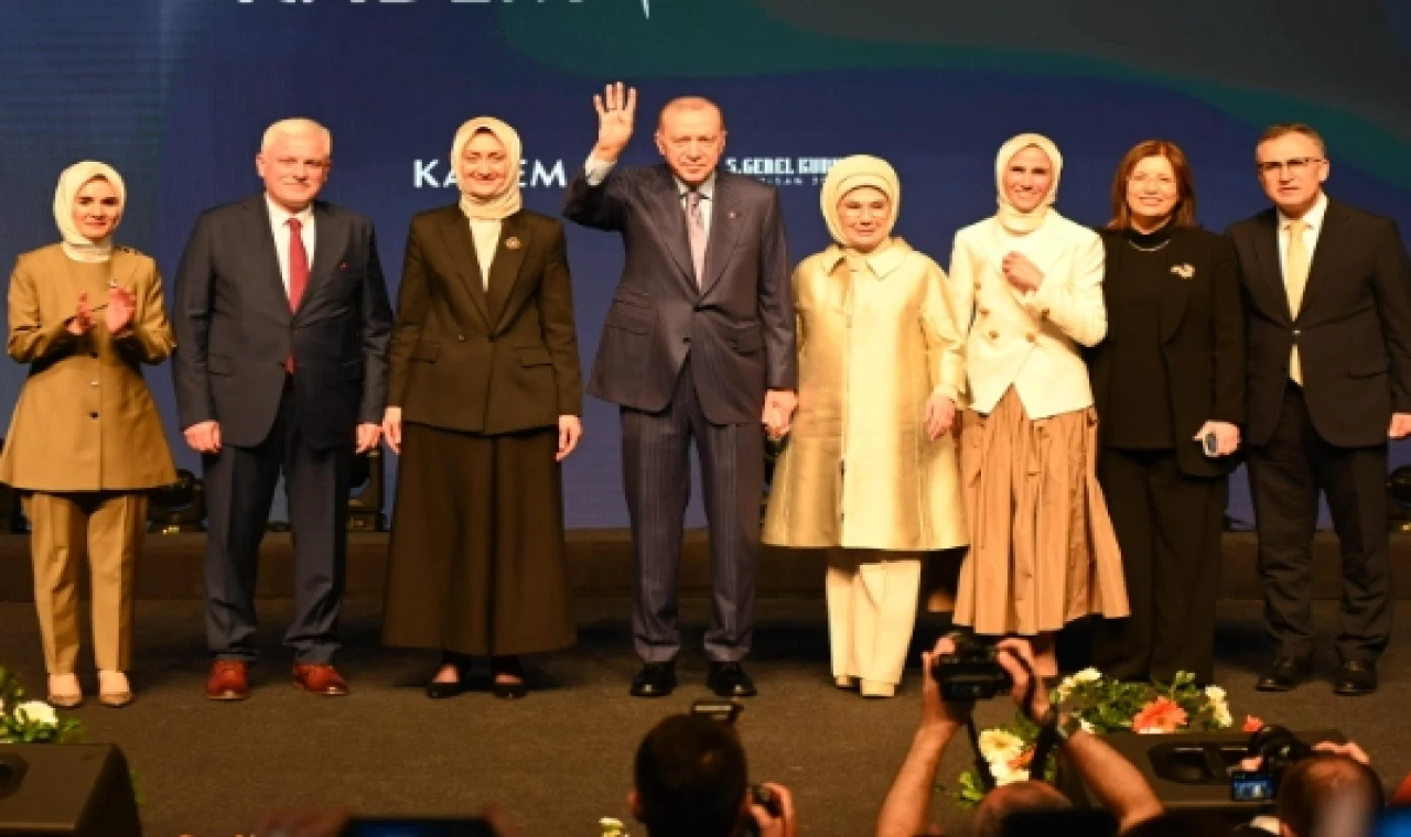 KADEM’de bayrak değişimi