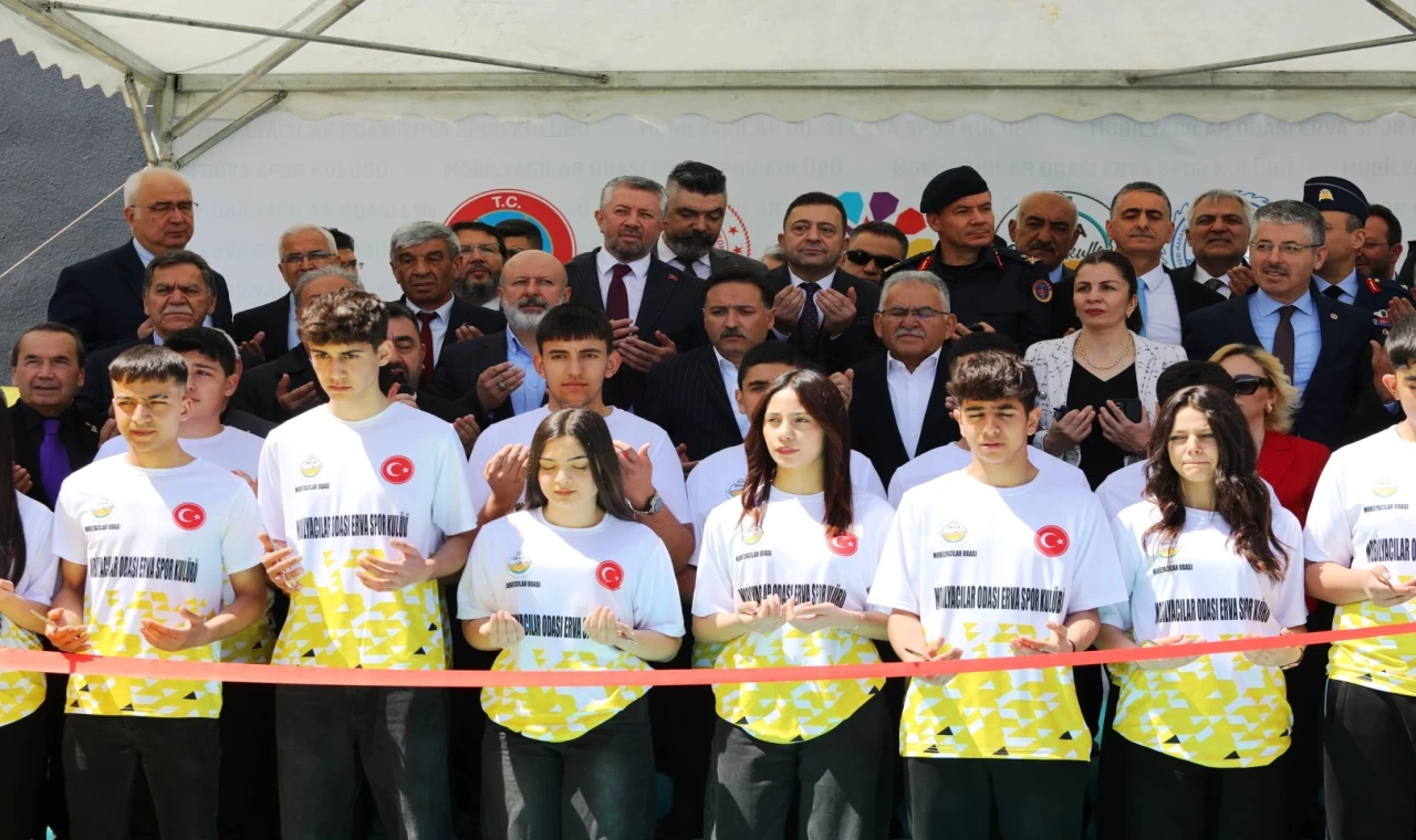 Kayseri’de ”Mobilyacılar Odası ERVA Spor Okulu” açıldı